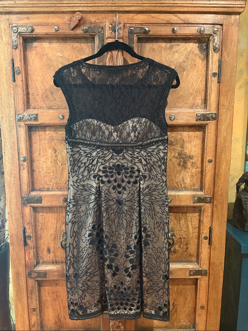 Sue Wong Sleeveless Black Burnout Overlay Lace sheath Cocktail Dress Sz 8